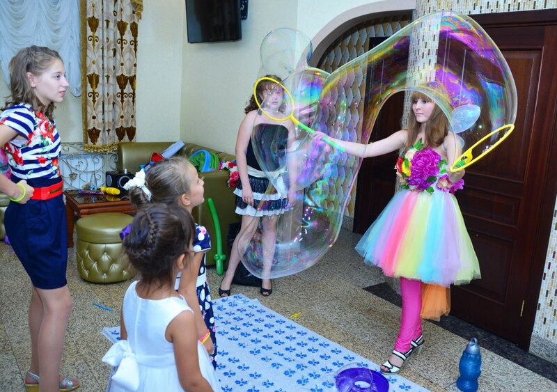 Шоу гигантских мыльных пузырей на Красноармейском